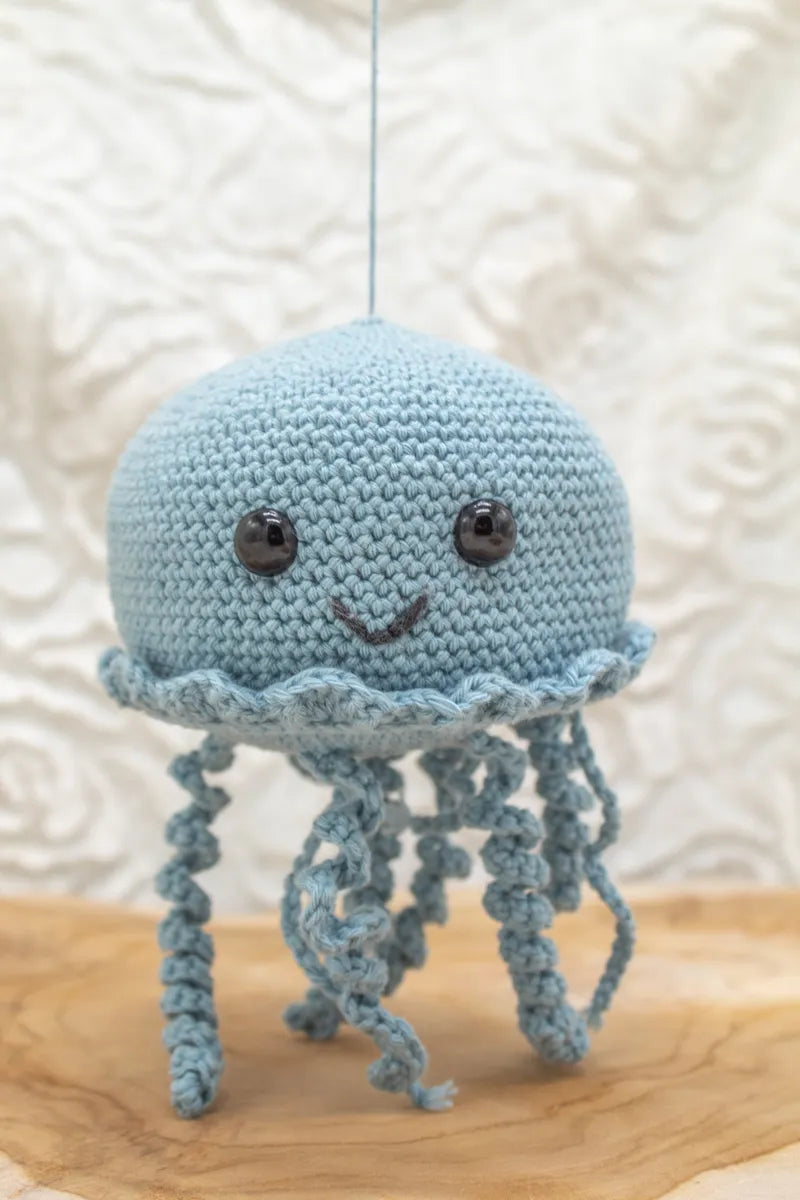 Gehaakt Haakpatroon Jenni de Jellyfish ontworpen door Cora's Knit Knacks