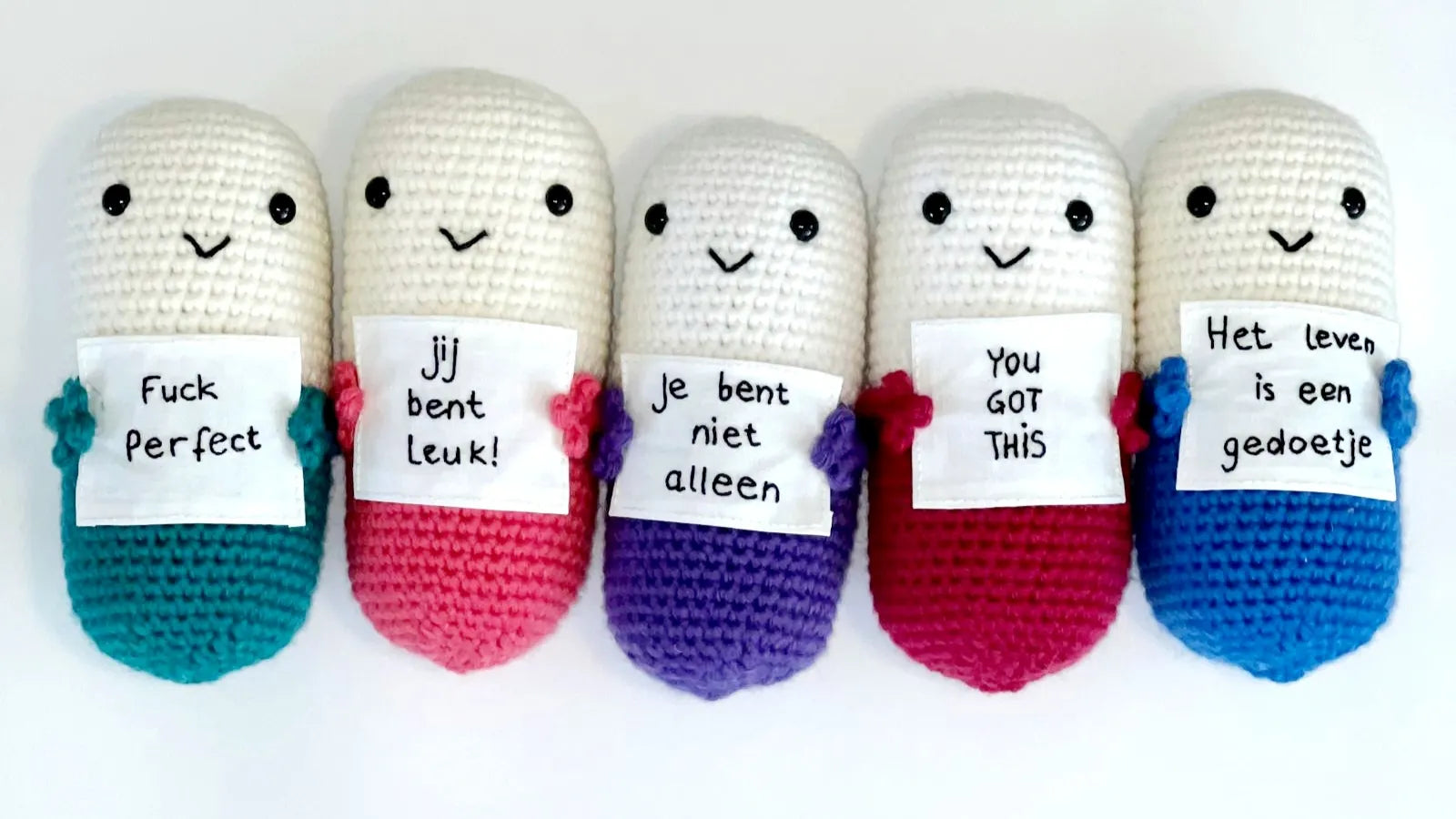 Gehaakt Haakpatroon Emotional Support Pill ontworpen door Diana Made It