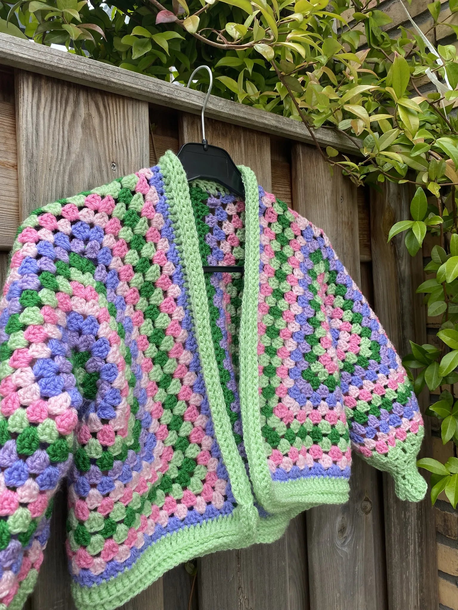 Gehaakt Haakpatroon hexagon kindervest ontworpen door Crafting Dutchie
