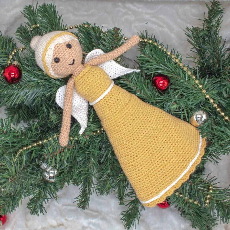 Gehaakt Haakpatroon kerstengel Angela ontworpen door Cora's Knit Knacks