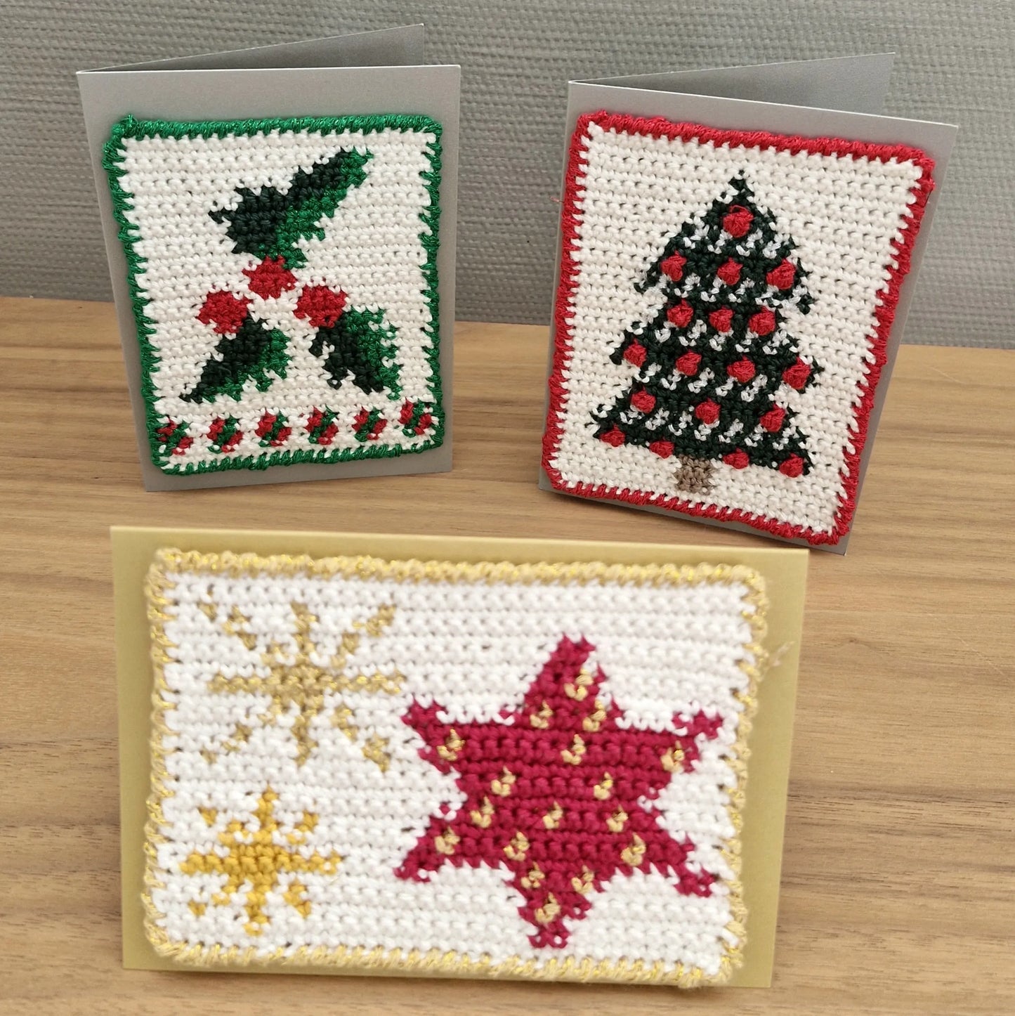 Gehaakt Haakpatroon intarsia kerstkaarten ontworpen door Marjahaakt