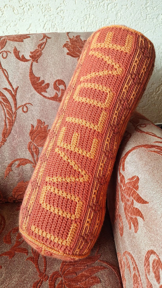 Haakpatroon rolkussen Love