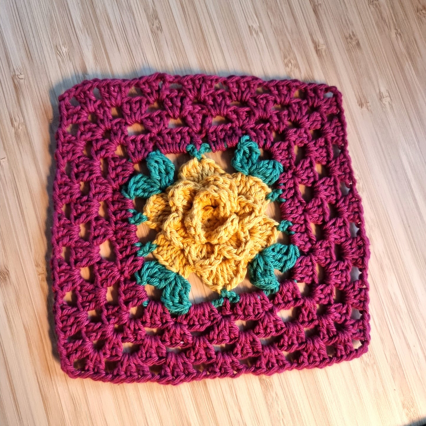 Haakpatroon granny square sjaal Roos